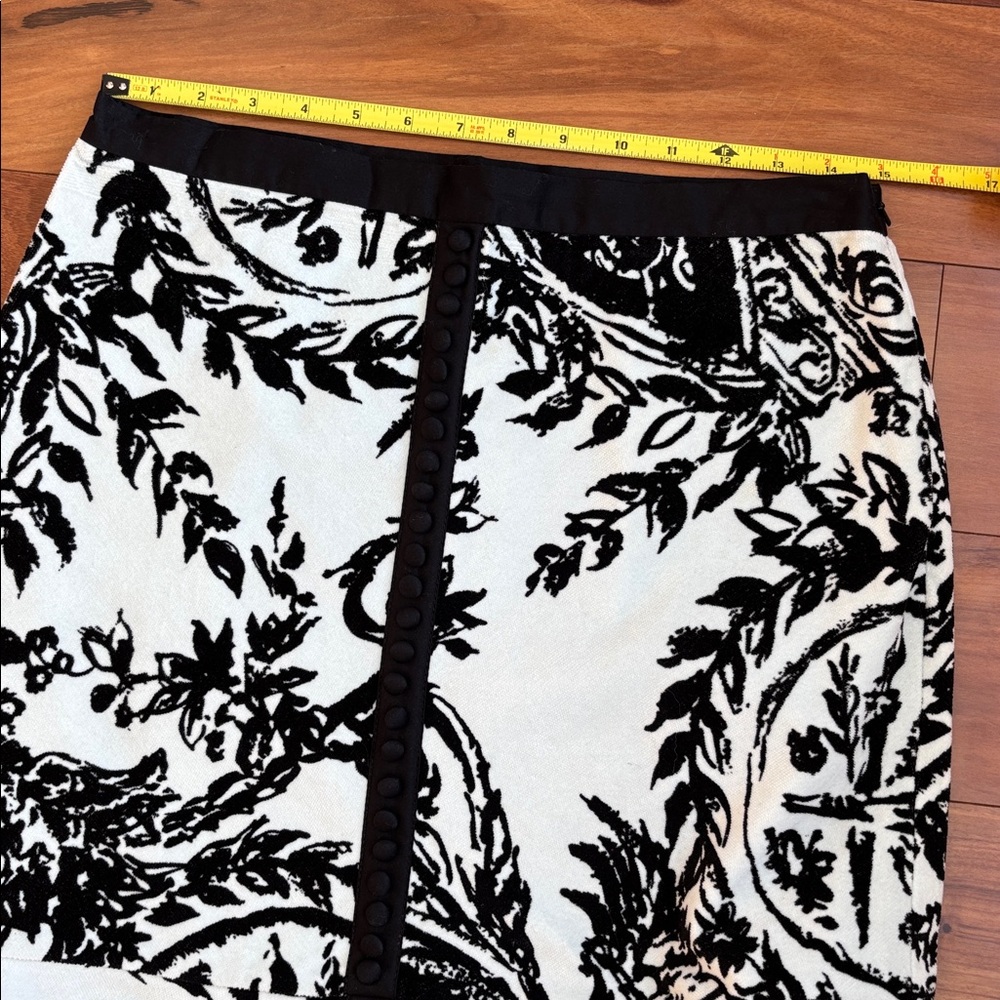 Anthropologie velvet skirt - Picture 5 of 8